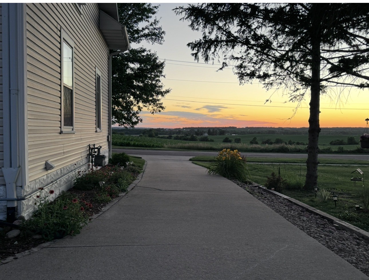 1715 7th Avenue Belle Plaine IA 52208