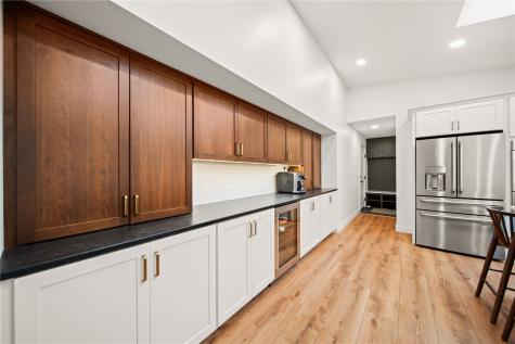 1792 NE Thorncrest Court Solon IA 52333