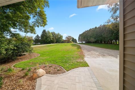 1792 NE Thorncrest Court Solon IA 52333