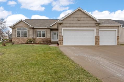 201 Teakwood Lane Cedar Rapids IA 52402