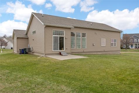 201 Teakwood Lane Cedar Rapids IA 52402