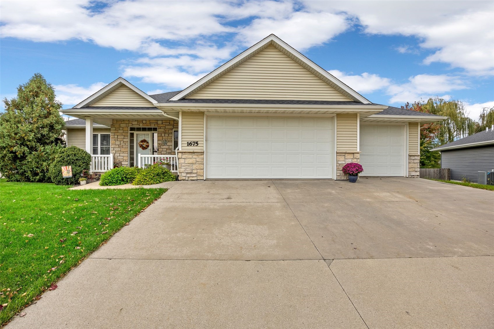 1675 Grizzly Trail North Liberty IA 52317