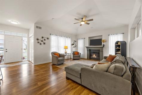 1675 Grizzly Trail North Liberty IA 52317