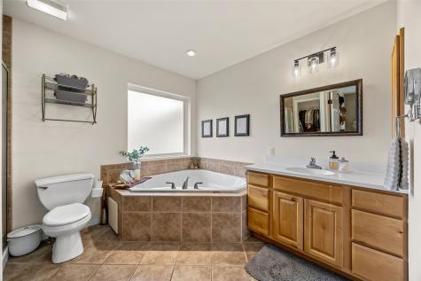 1675 Grizzly Trail North Liberty IA 52317