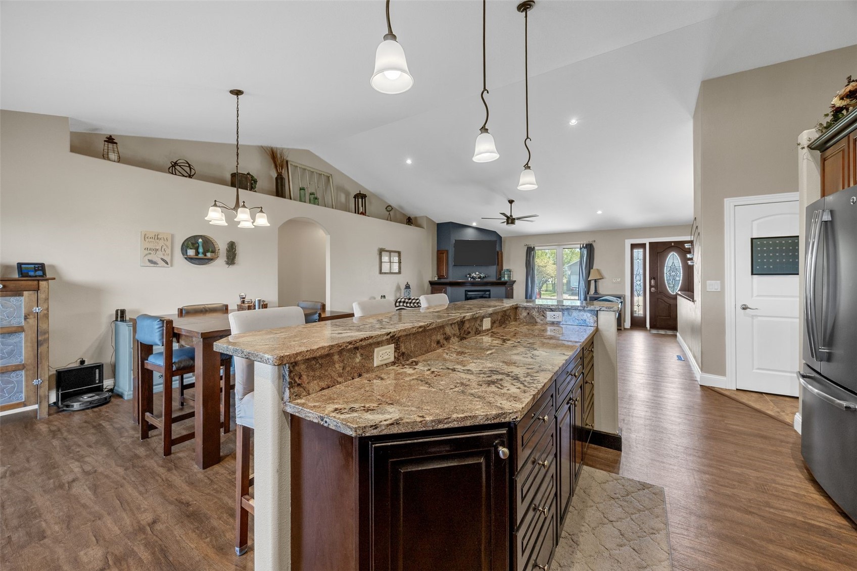 210 Longworth Avenue Alburnett IA 52202