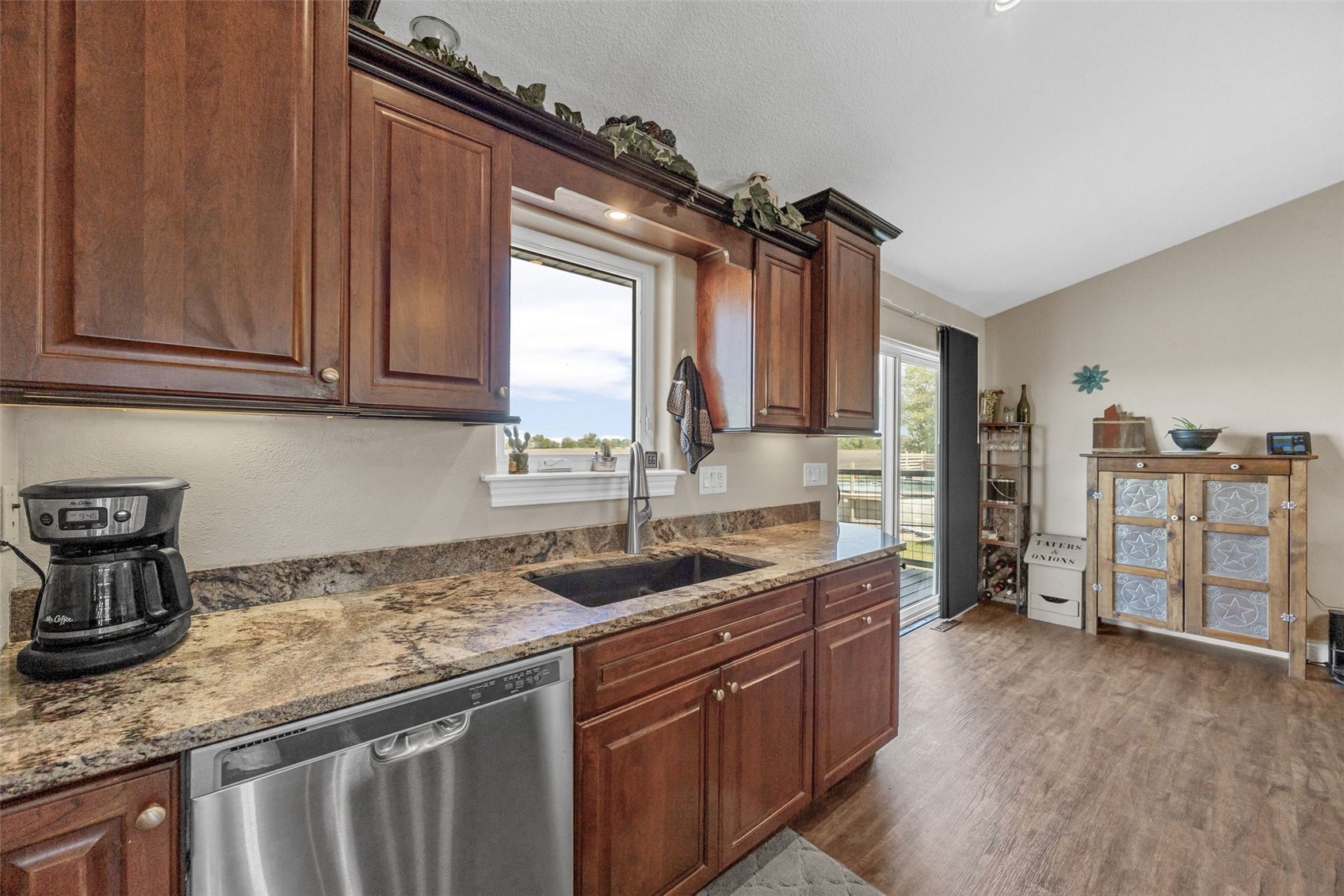 210 Longworth Avenue Alburnett IA 52202