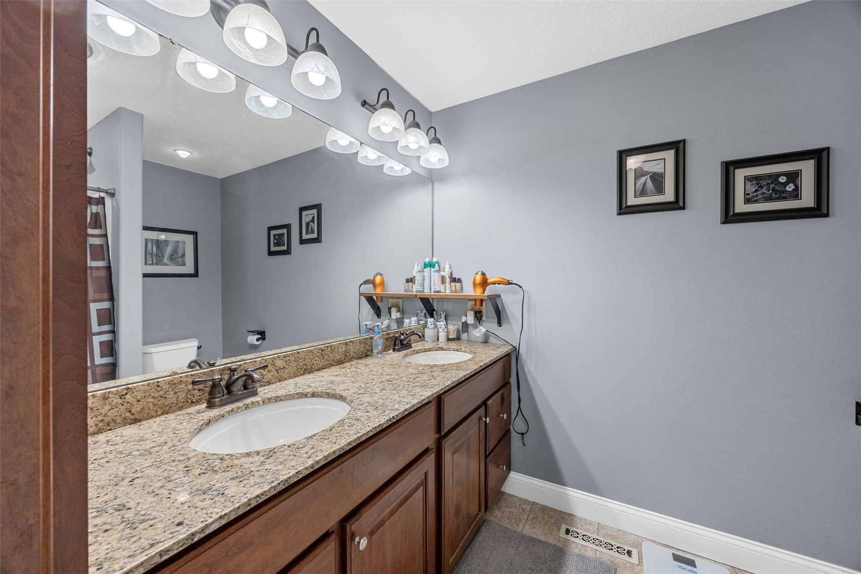210 Longworth Avenue Alburnett IA 52202