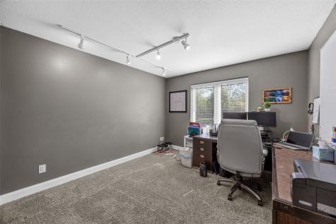210 Longworth Avenue Alburnett IA 52202