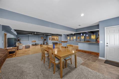210 Longworth Avenue Alburnett IA 52202