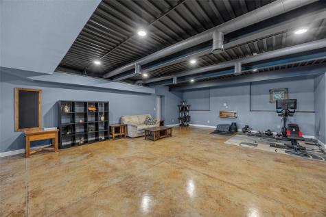 210 Longworth Avenue Alburnett IA 52202