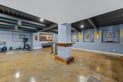 210 Longworth Avenue Alburnett IA 52202
