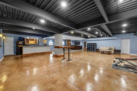 210 Longworth Avenue Alburnett IA 52202