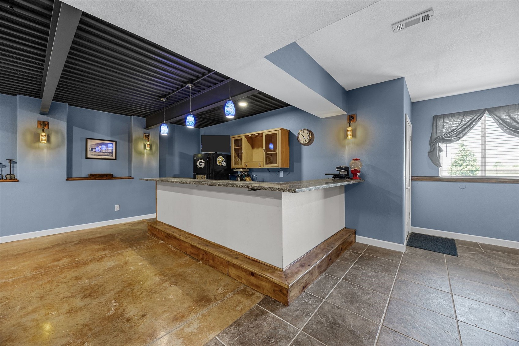 210 Longworth Avenue Alburnett IA 52202