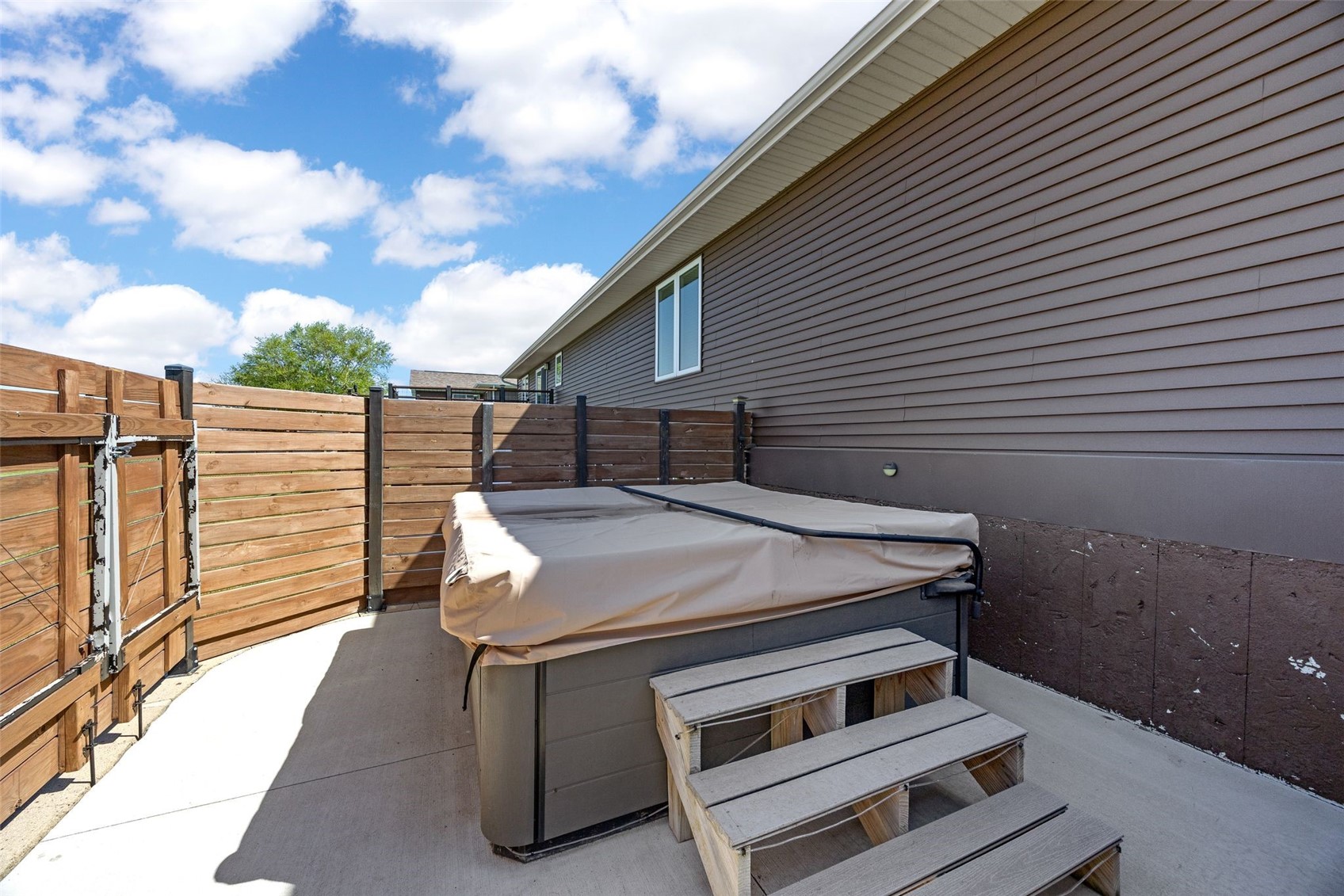 210 Longworth Avenue Alburnett IA 52202