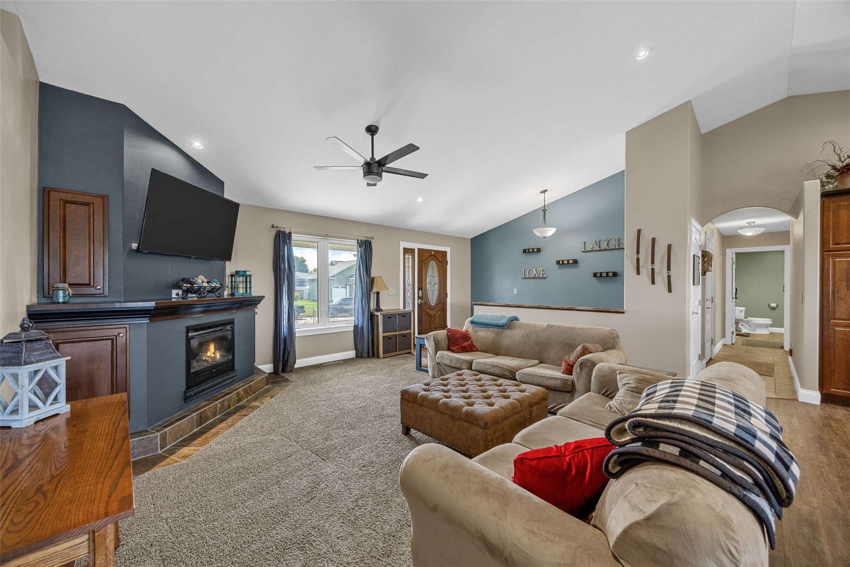 210 Longworth Avenue Alburnett IA 52202