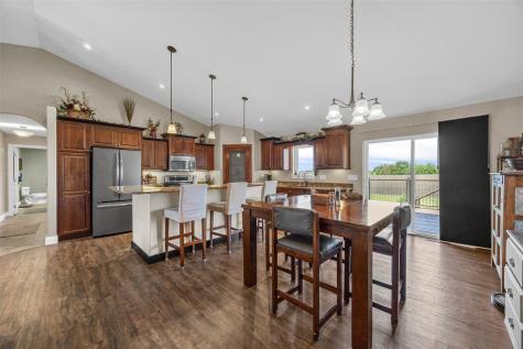 210 Longworth Avenue Alburnett IA 52202
