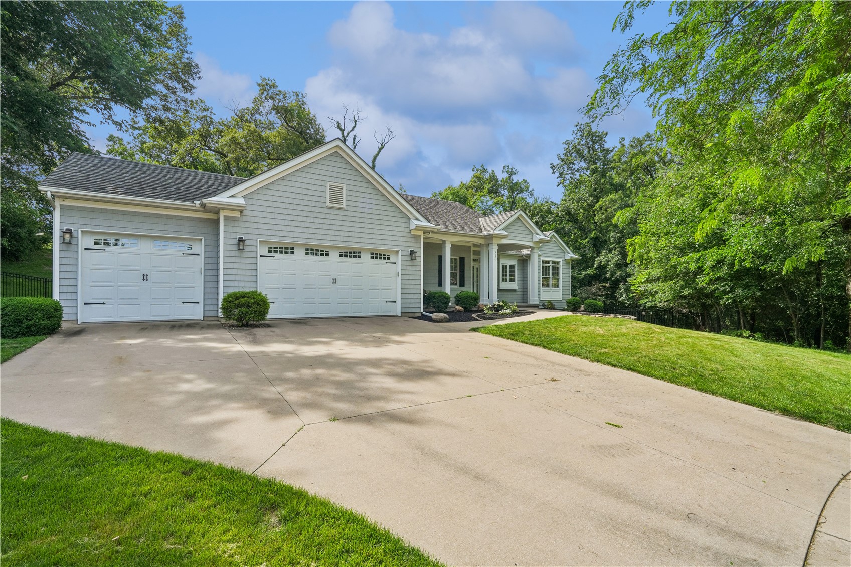 Cedar Rapids IA, 3524 River Ridge Court NE