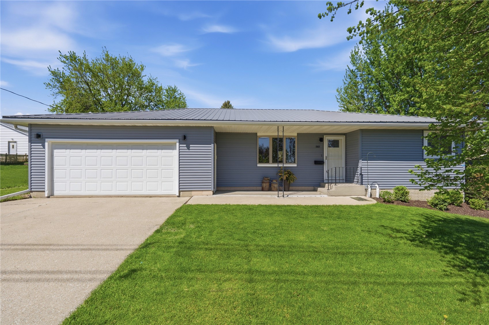 1503 G Avenue Vinton IA 52349