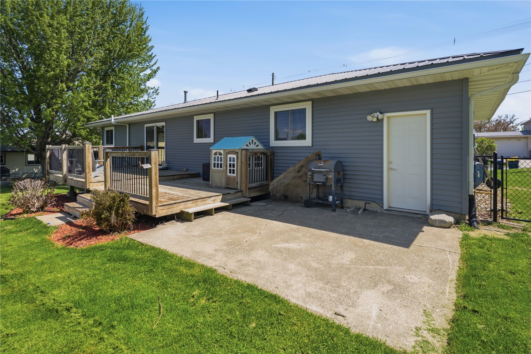 1503 G Avenue Vinton IA 52349