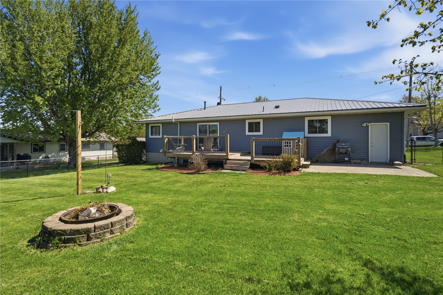 1503 G Avenue Vinton IA 52349