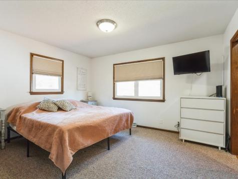 1613 South View Drive NW Cedar Rapids IA 52405