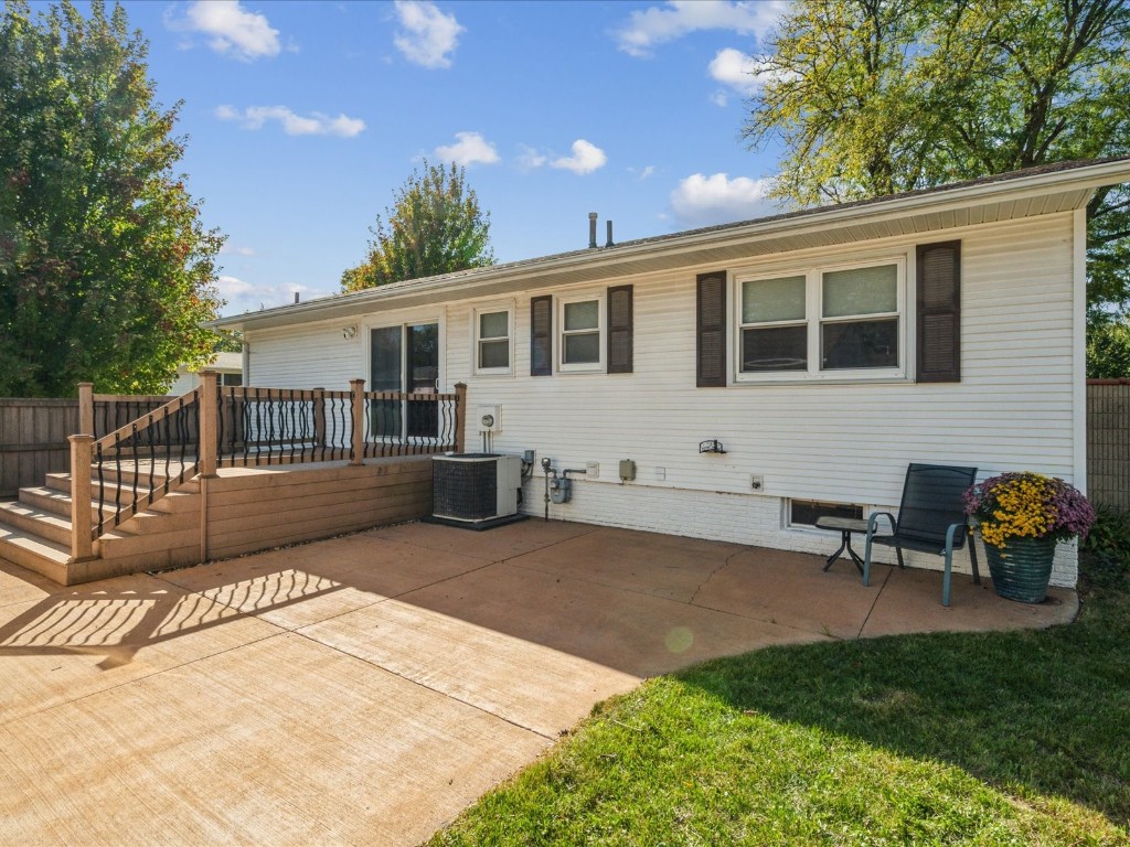 1613 South View Drive NW Cedar Rapids IA 52405