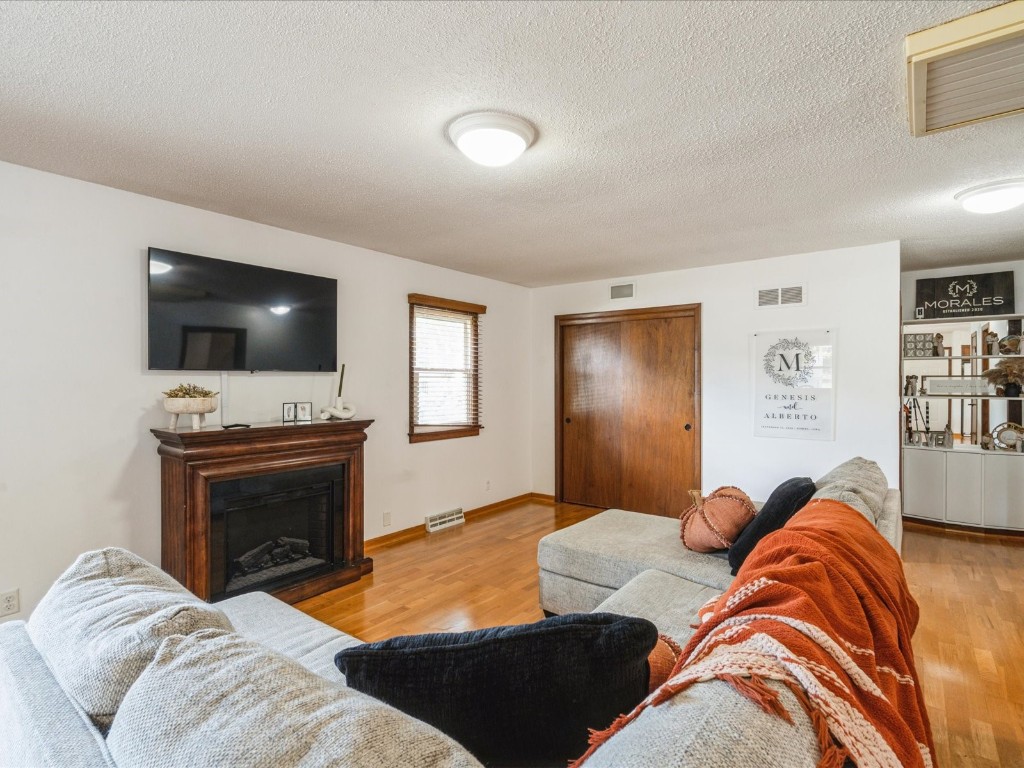 1613 South View Drive NW Cedar Rapids IA 52405