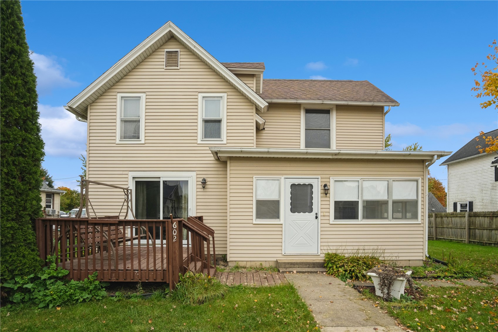 602 Jackson Street Olin IA 52320