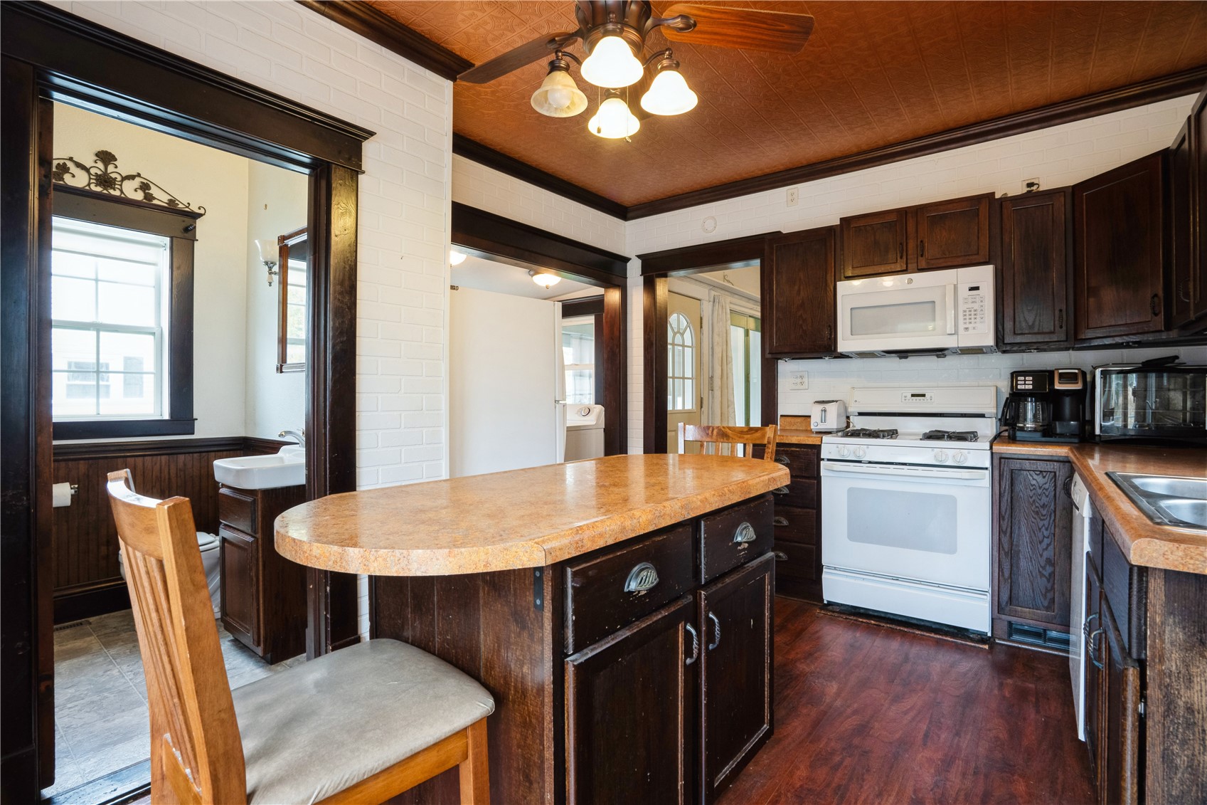 602 Jackson Street Olin IA 52320