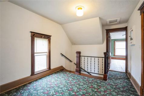 602 Jackson Street Olin IA 52320