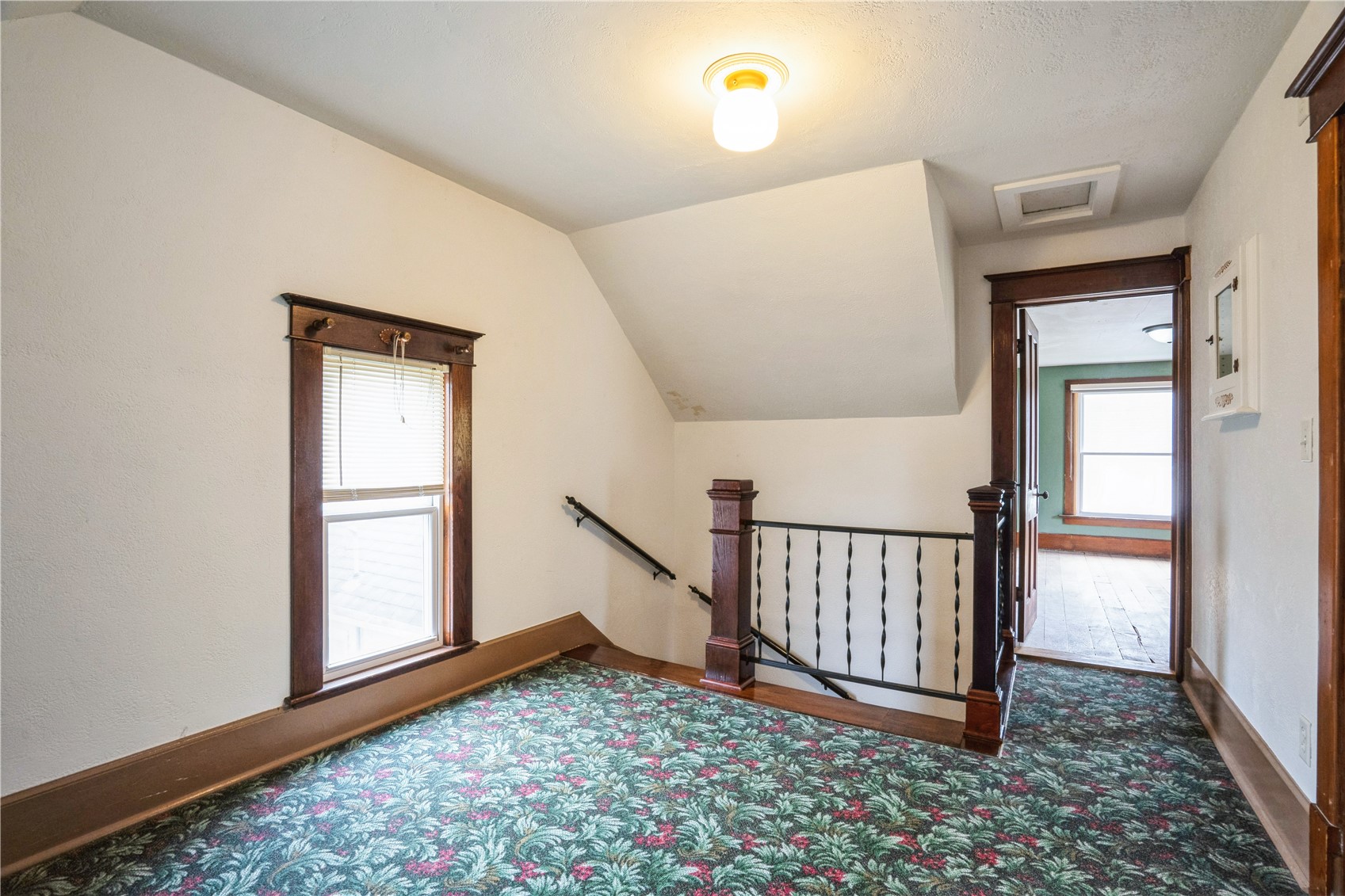 602 Jackson Street Olin IA 52320