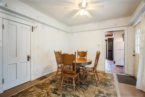 602 Jackson Street Olin IA 52320