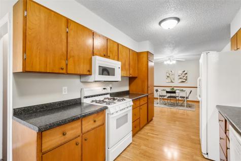 1216 N 2nd Street Manchester IA 52057