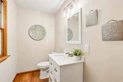 1216 N 2nd Street Manchester IA 52057