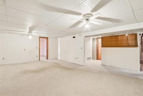1216 N 2nd Street Manchester IA 52057