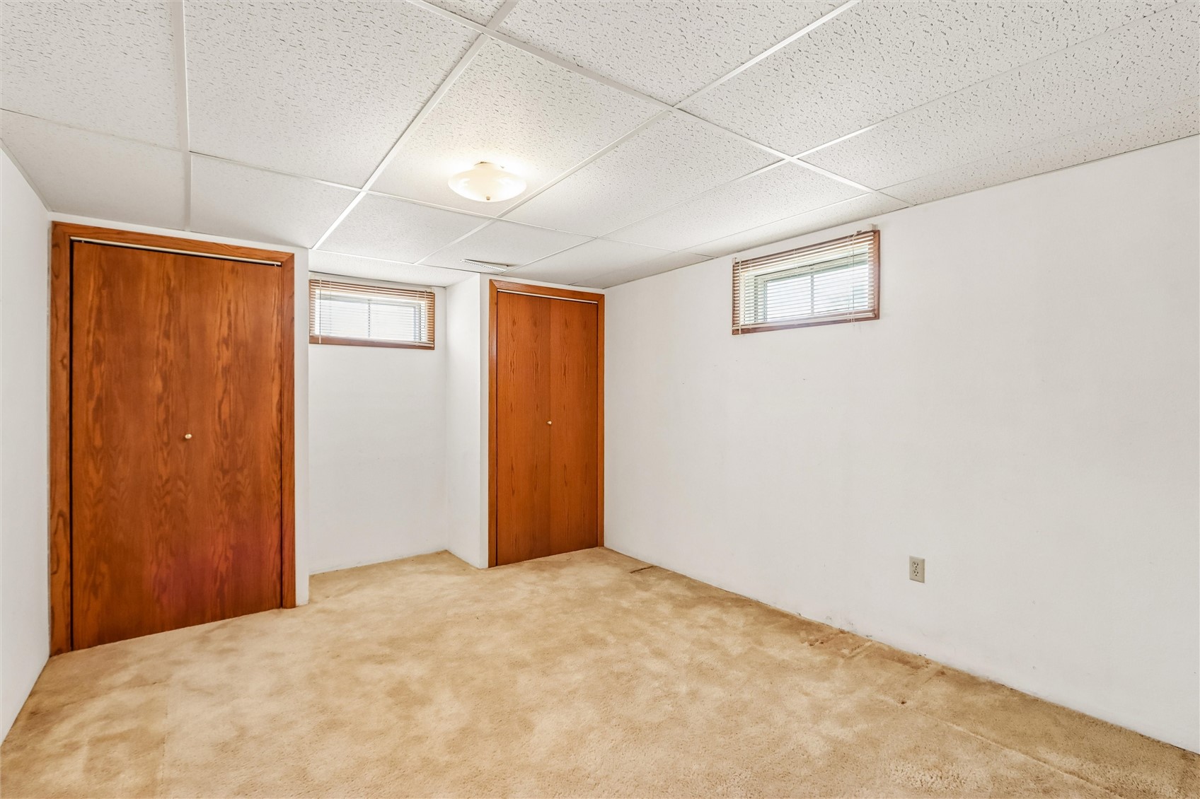 1216 N 2nd Street Manchester IA 52057