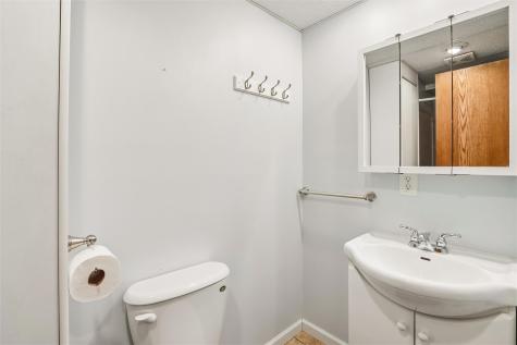 1216 N 2nd Street Manchester IA 52057
