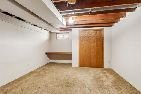 1216 N 2nd Street Manchester IA 52057