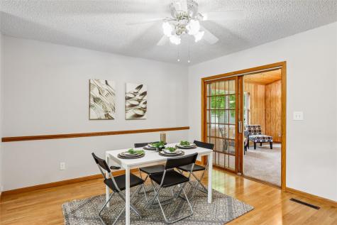 1216 N 2nd Street Manchester IA 52057