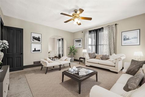 505 E Butler Street Manchester IA 52057