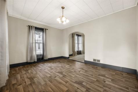 505 E Butler Street Manchester IA 52057