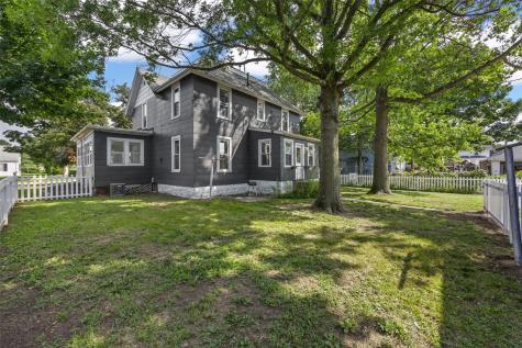 505 E Butler Street Manchester IA 52057