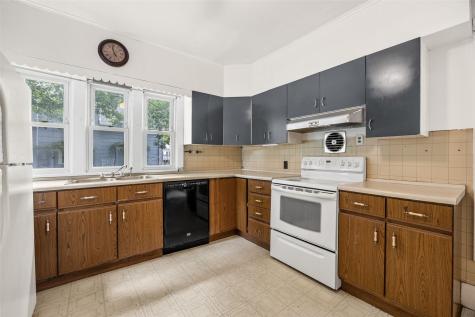 505 E Butler Street Manchester IA 52057