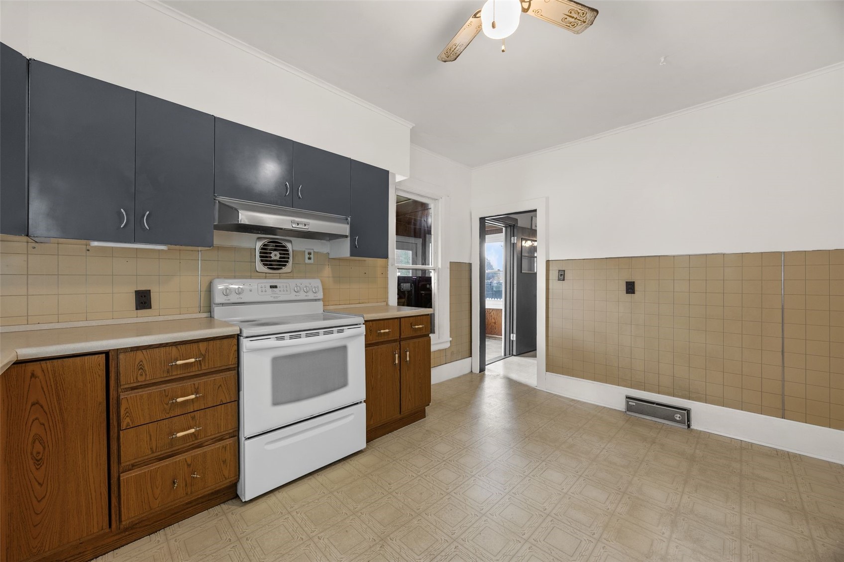505 E Butler Street Manchester IA 52057