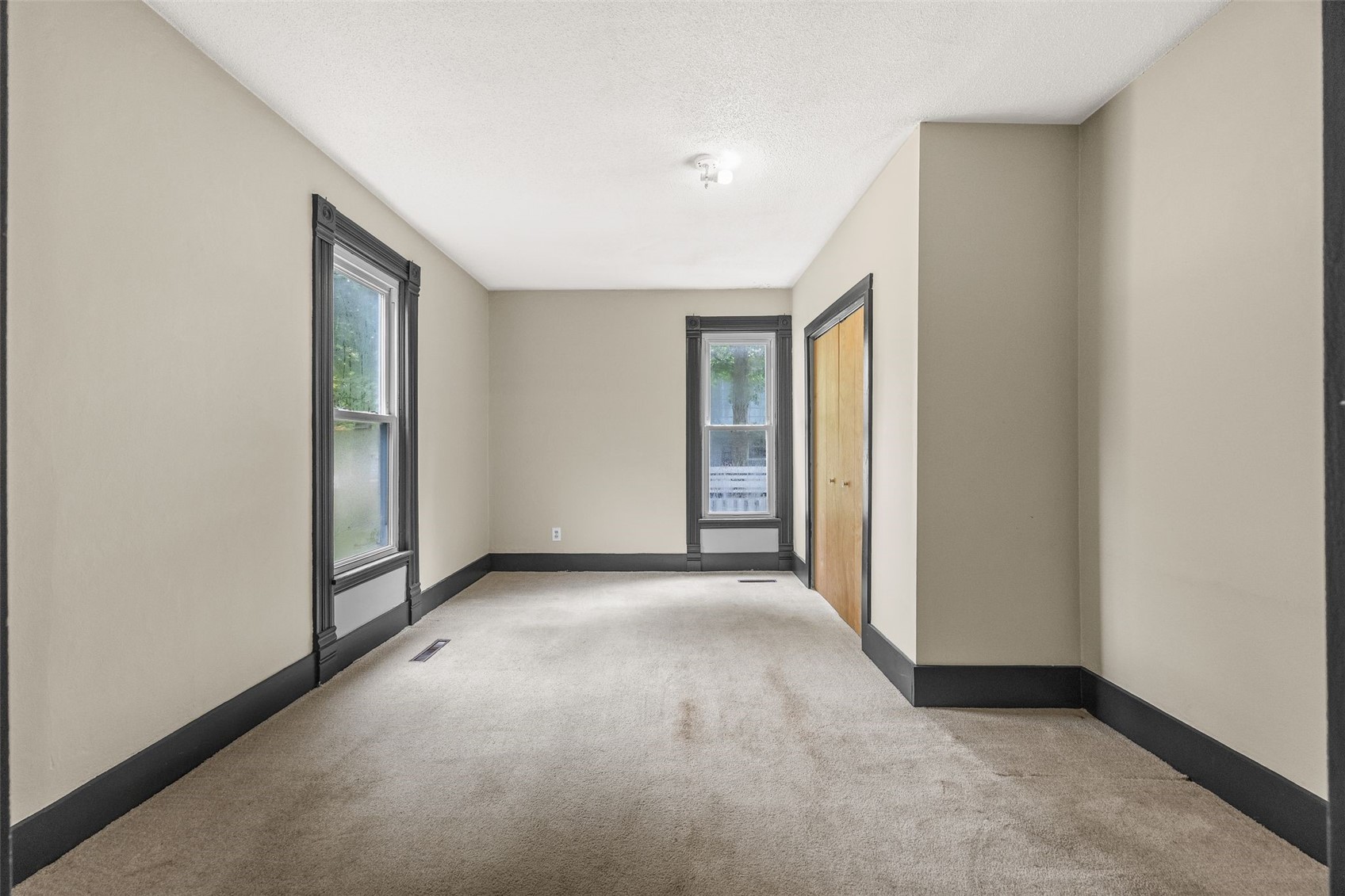 505 E Butler Street Manchester IA 52057