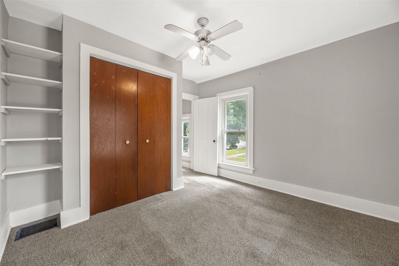 505 E Butler Street Manchester IA 52057