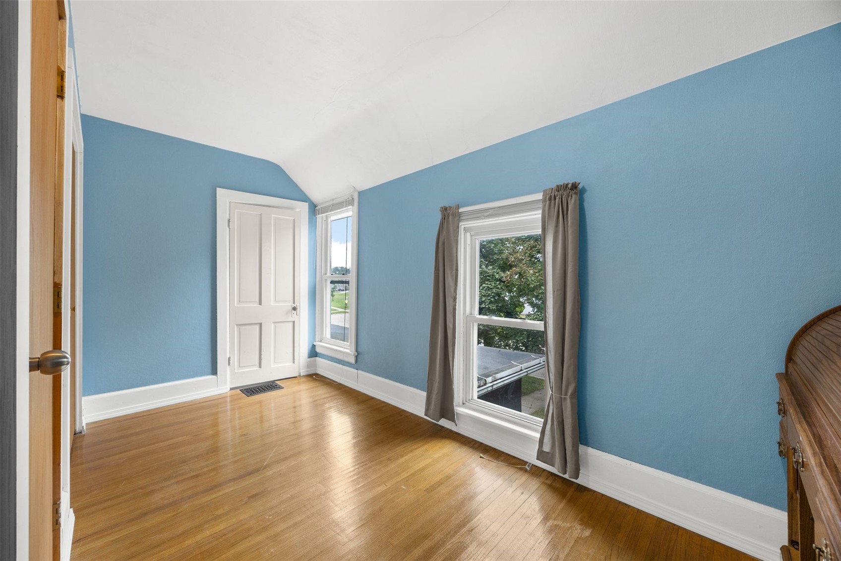 505 E Butler Street Manchester IA 52057
