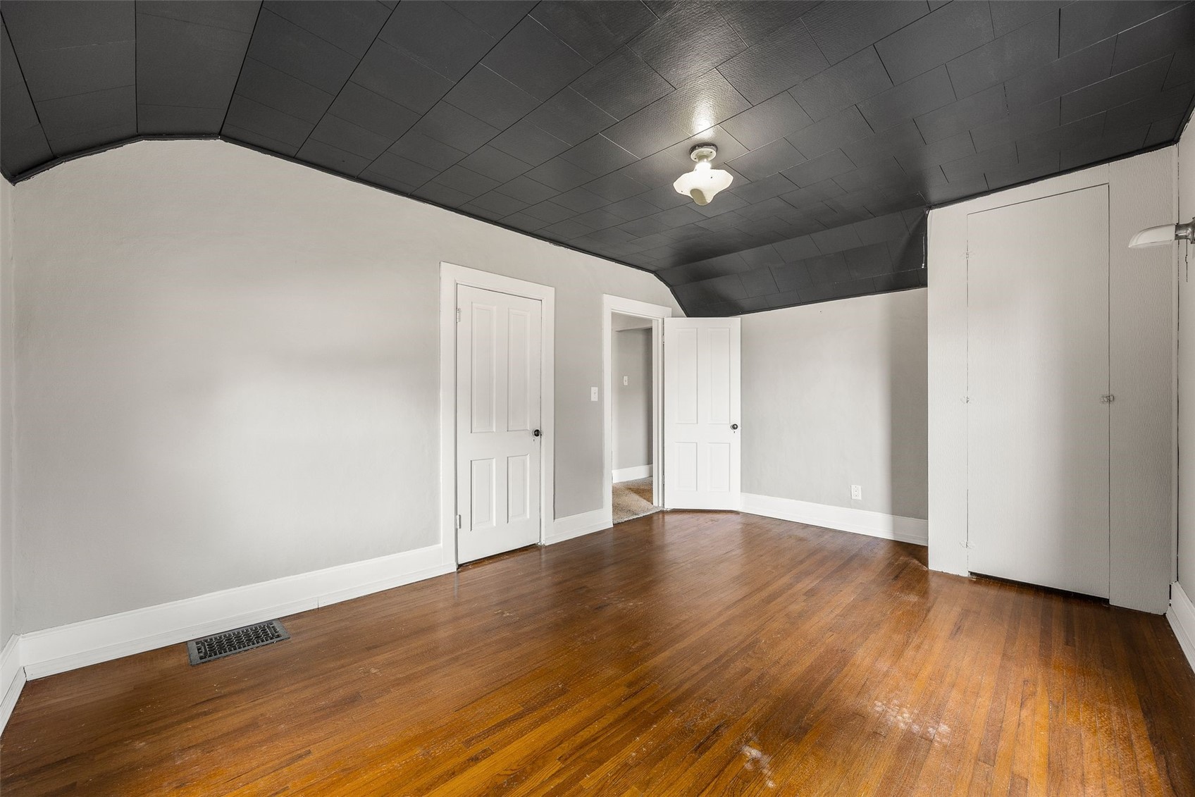 505 E Butler Street Manchester IA 52057