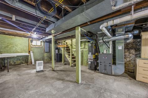505 E Butler Street Manchester IA 52057