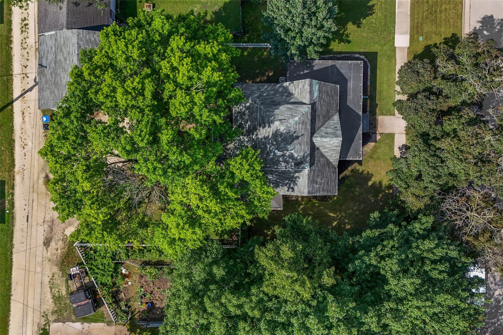 505 E Butler Street Manchester IA 52057